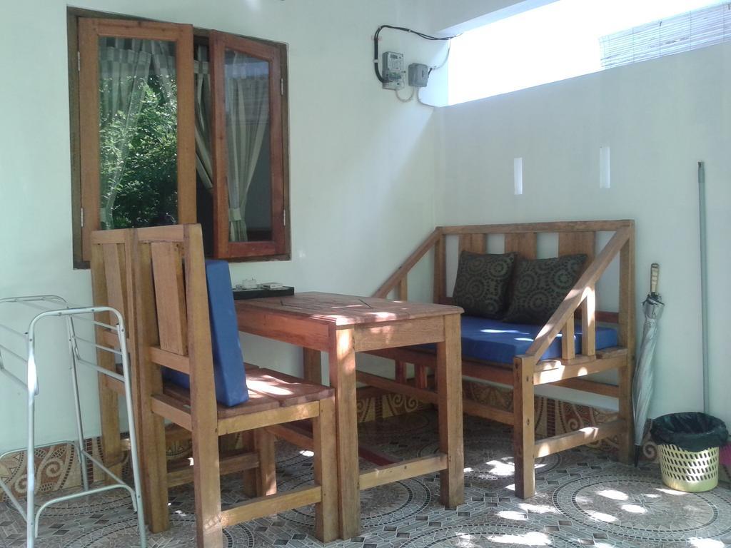 Putri Homestay Gili Meno Exterior photo