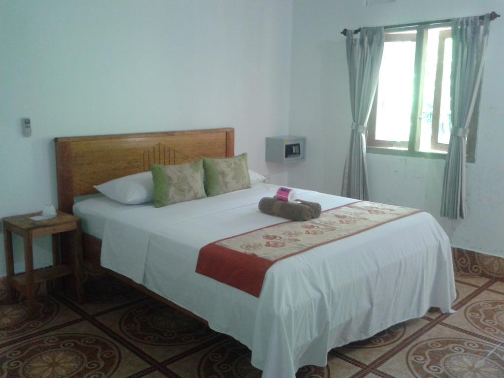 Putri Homestay Gili Meno Exterior photo