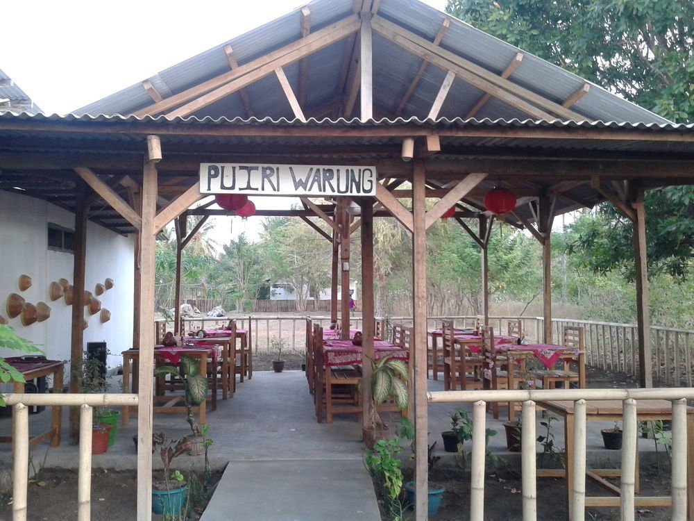Putri Homestay Gili Meno Exterior photo